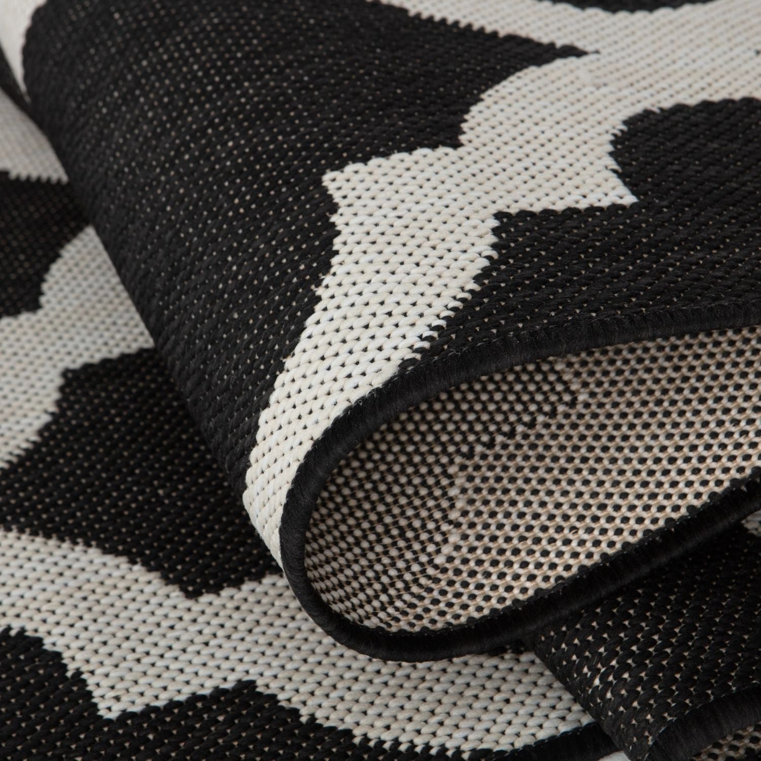 Ecology Outdoor Rug | Black Moroccan Trellis Flatweave | Weatherproof Polypropylene