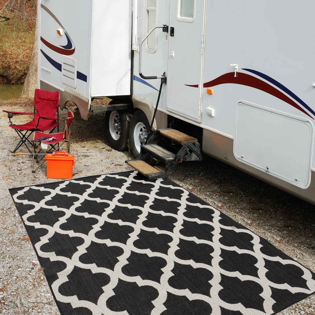 Ecology Outdoor Rug | Black Moroccan Trellis Flatweave | Weatherproof Polypropylene