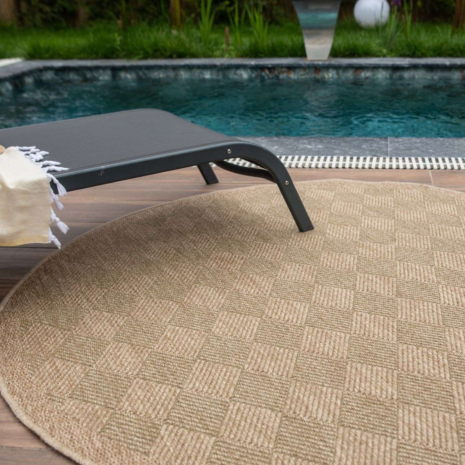 Nature Outdoor Rug | Green Fringed Geometric Flatweave | OEKO-TEX Certified