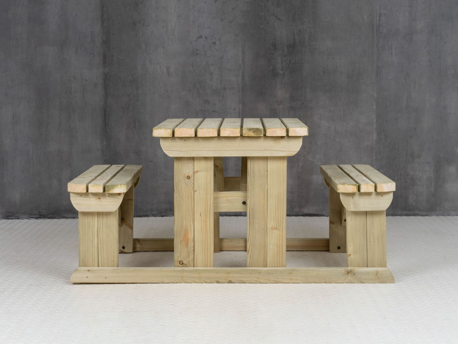 Abies Rounded Picnic Table and Benches Set