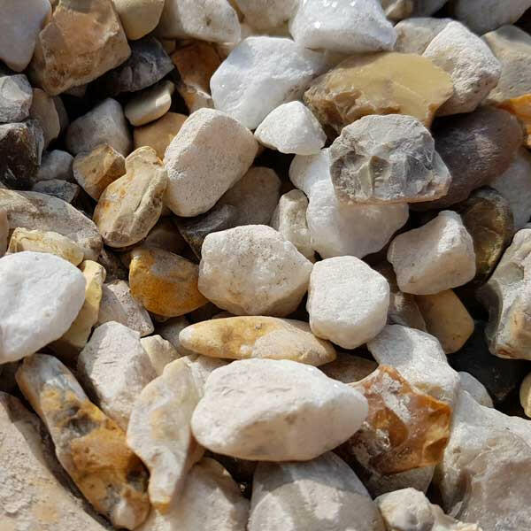 Gold & White Gravel | 20mm Blended Decorative Chippings