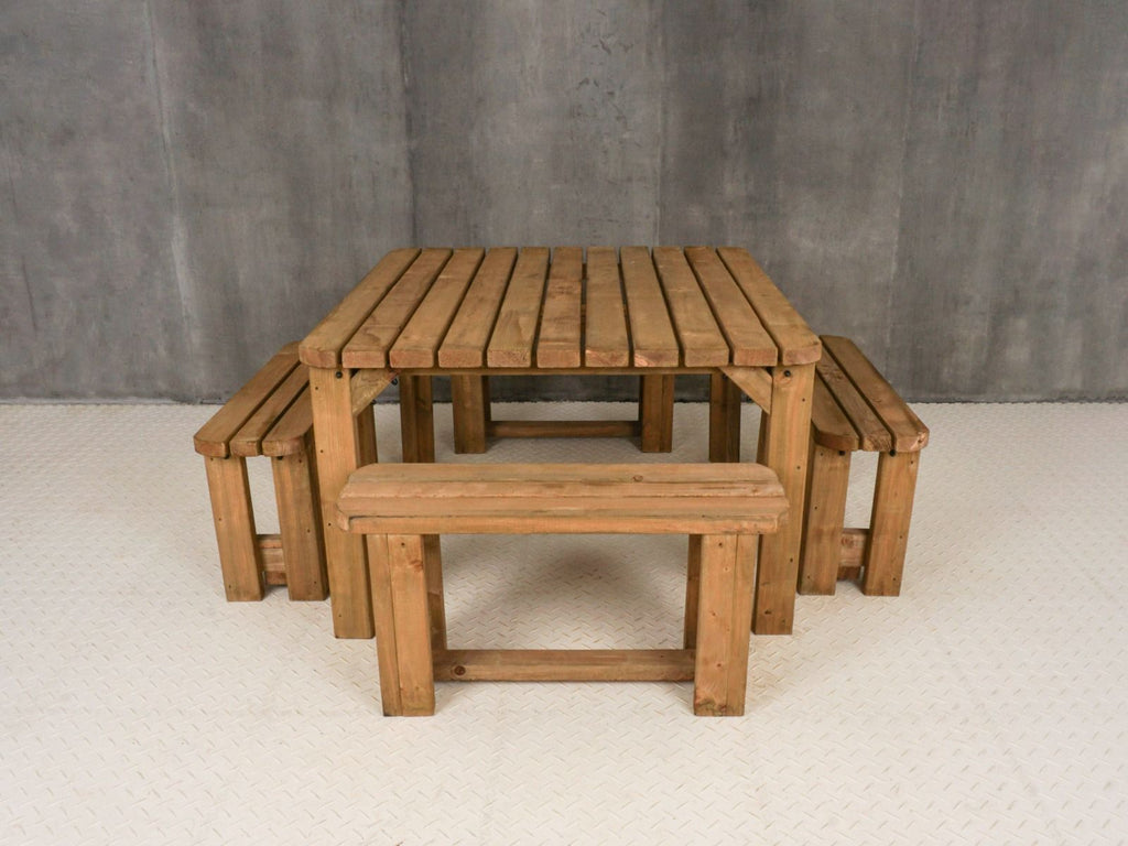 QUADRUM Rounded Picnic Table With 4 Benches - Rustic Finish
