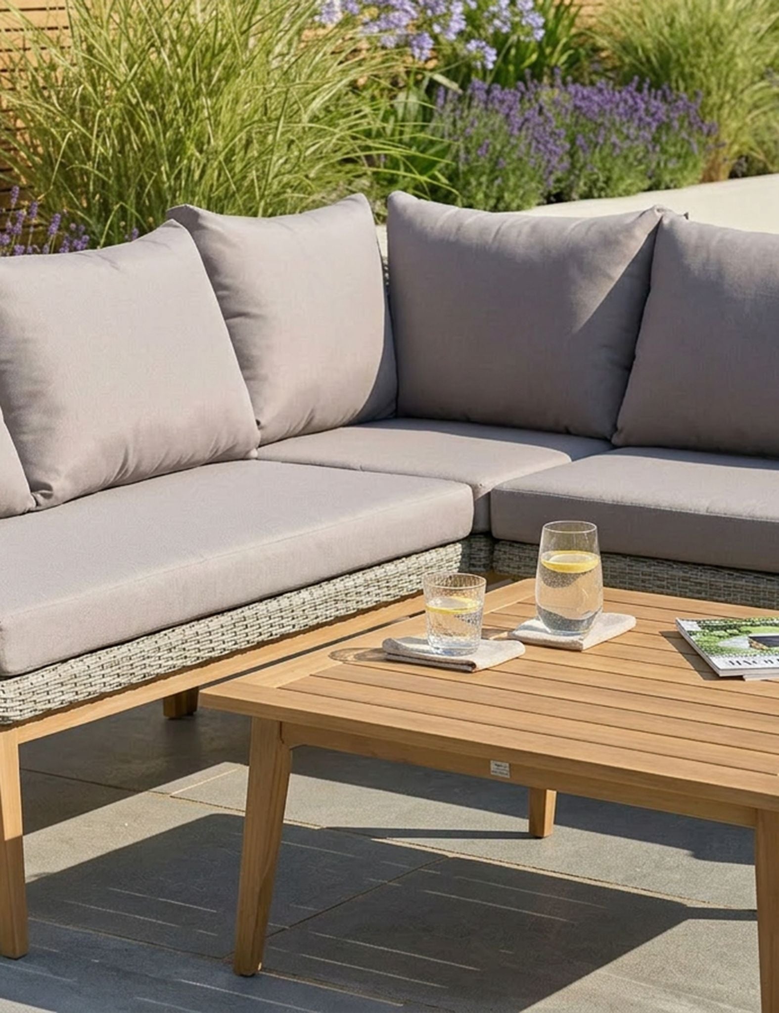 Royalcraft Sol 5 Seater Corner Garden Lounge Set with Coffee Table | Rattan & Acacia