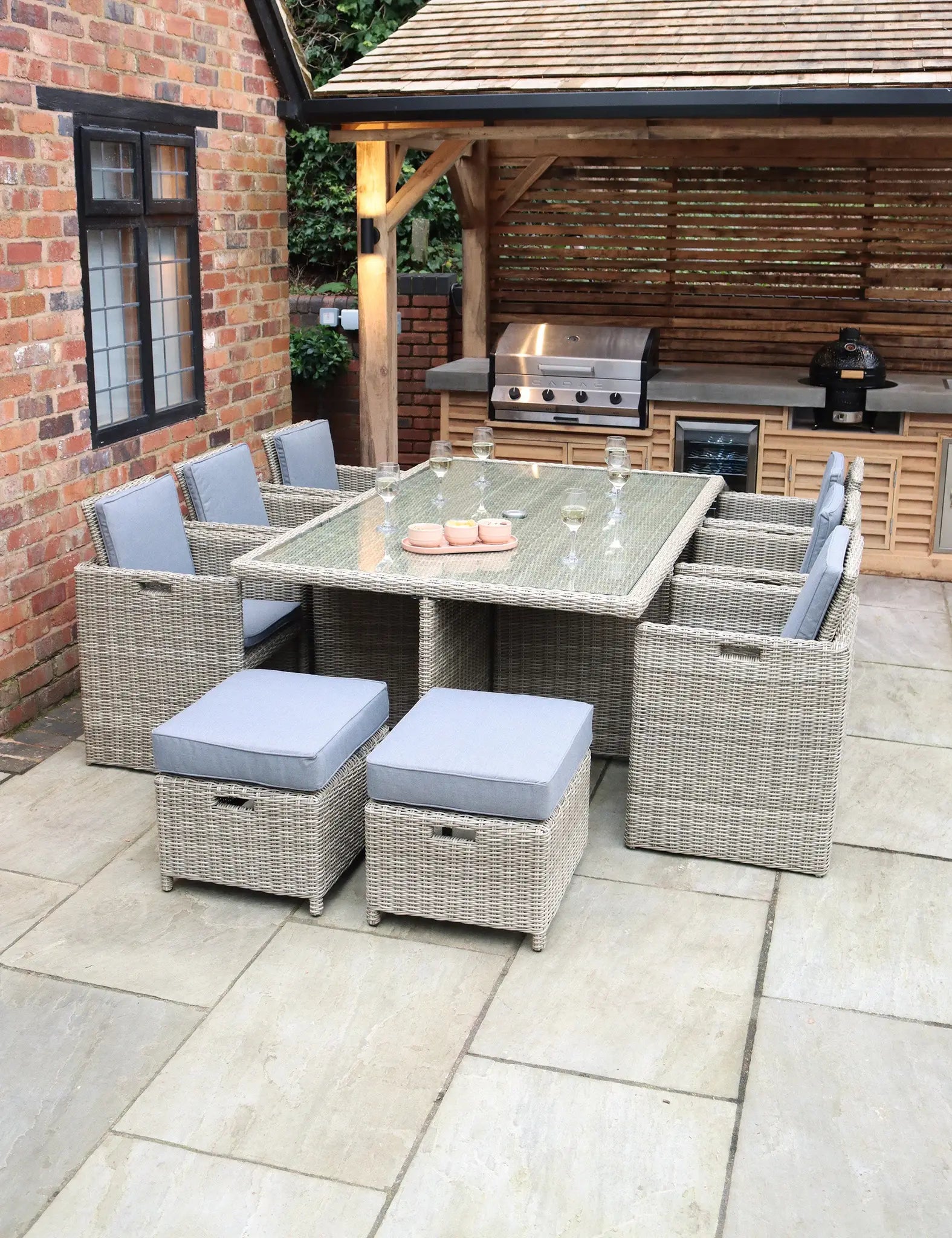 Royalcraft Wentworth 10 Seater Cube Garden Dining Set | Aluminium & Rattan