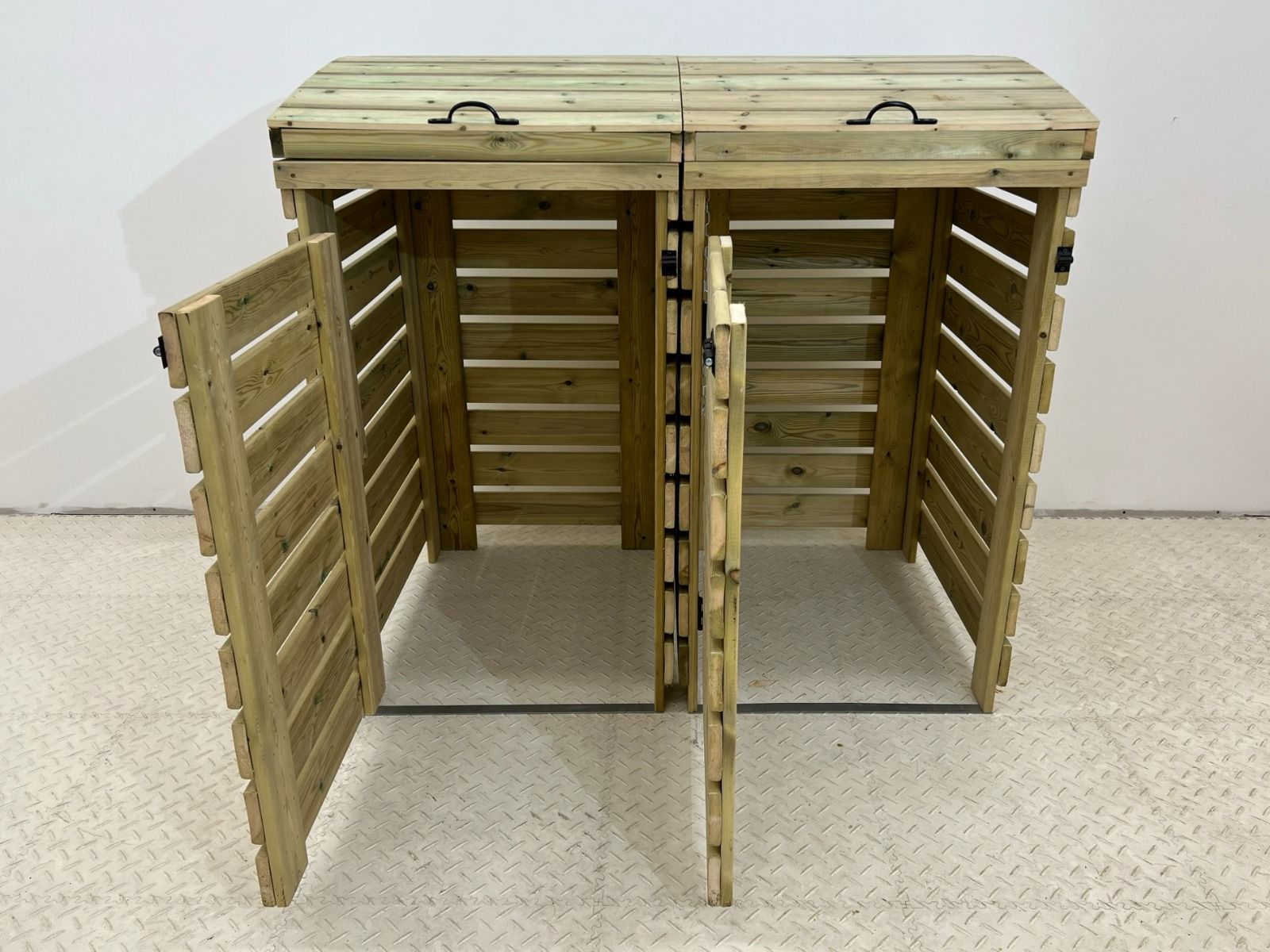 BinBreeze Wheelie Bin Storage Unit | Wooden Bin Store &amp; Hideaway | 1&ndash;4 Bins