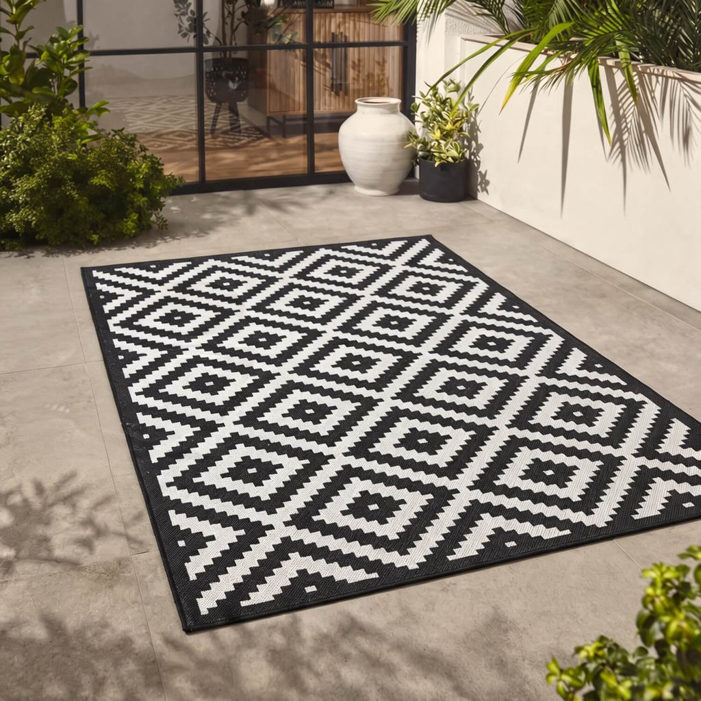 Ecology Outdoor Rug | Black Diamond Flatweave | Weatherproof Polypropylene