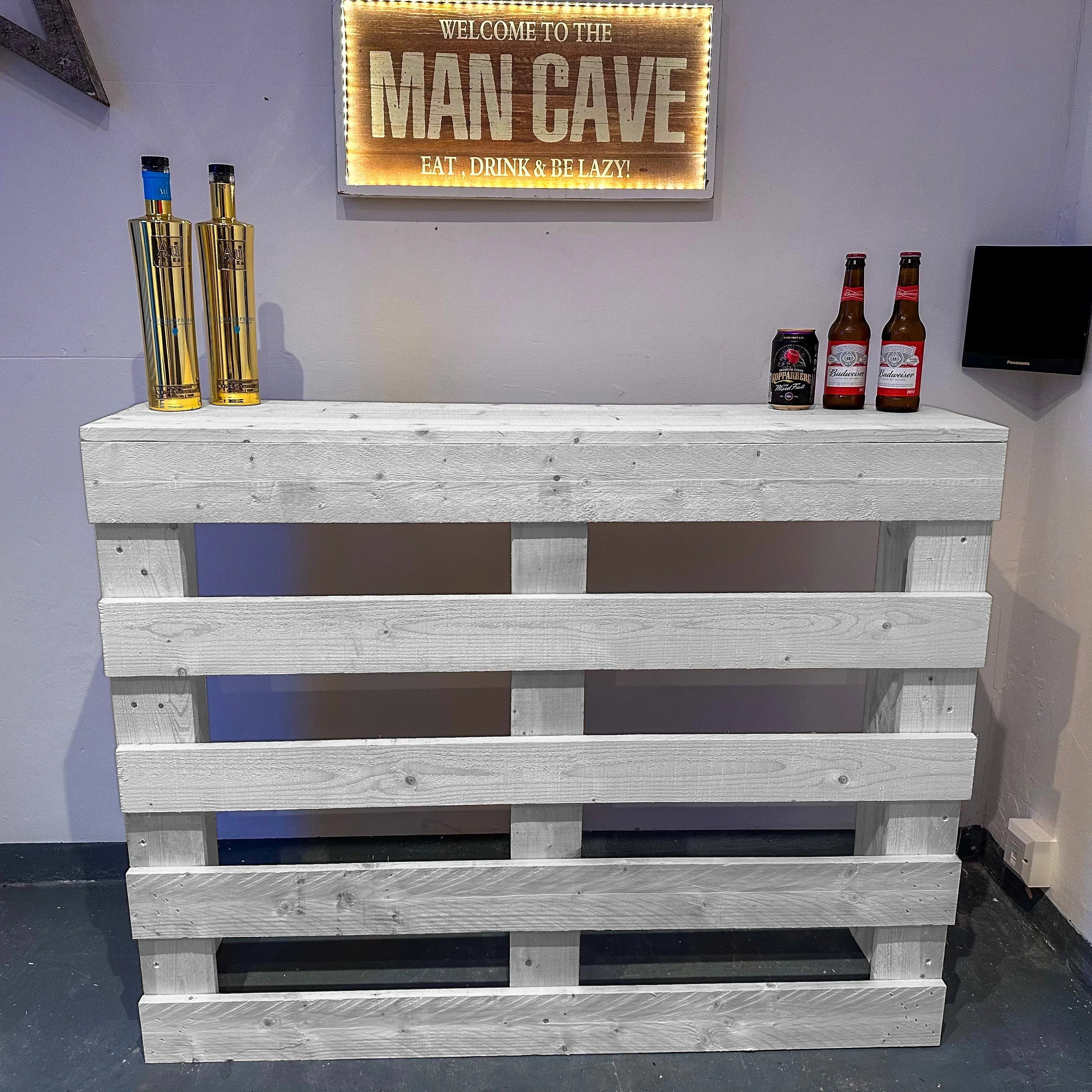 Rustic Wooden Pallet Style Bar | Handcrafted Garden Bar