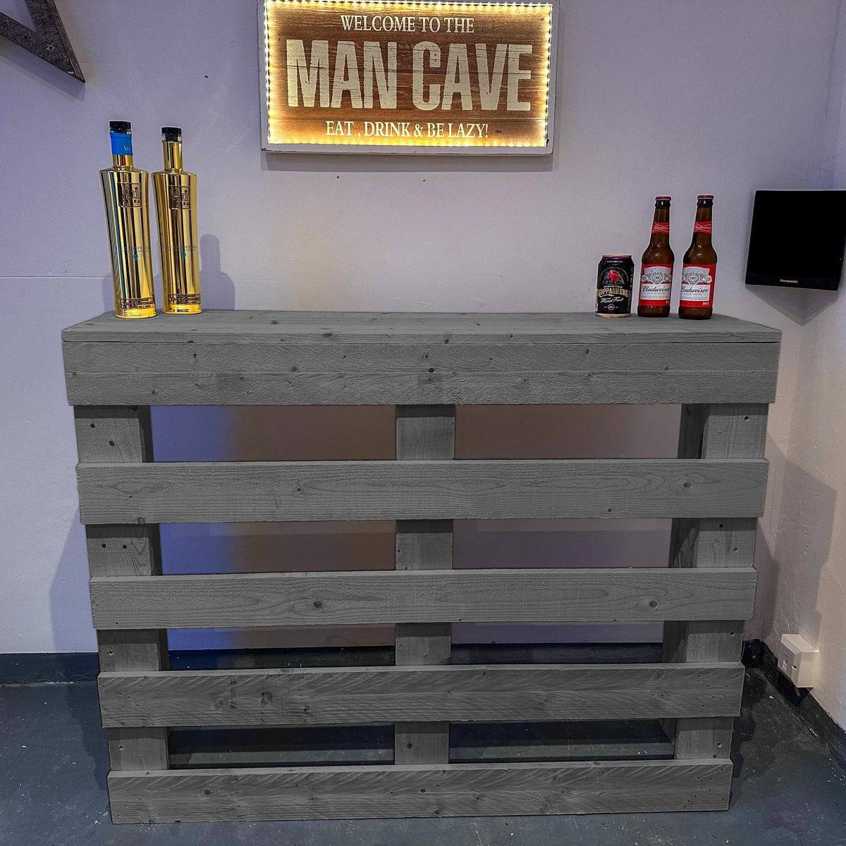 Rustic Wooden Pallet Style Bar | Handcrafted Garden Bar
